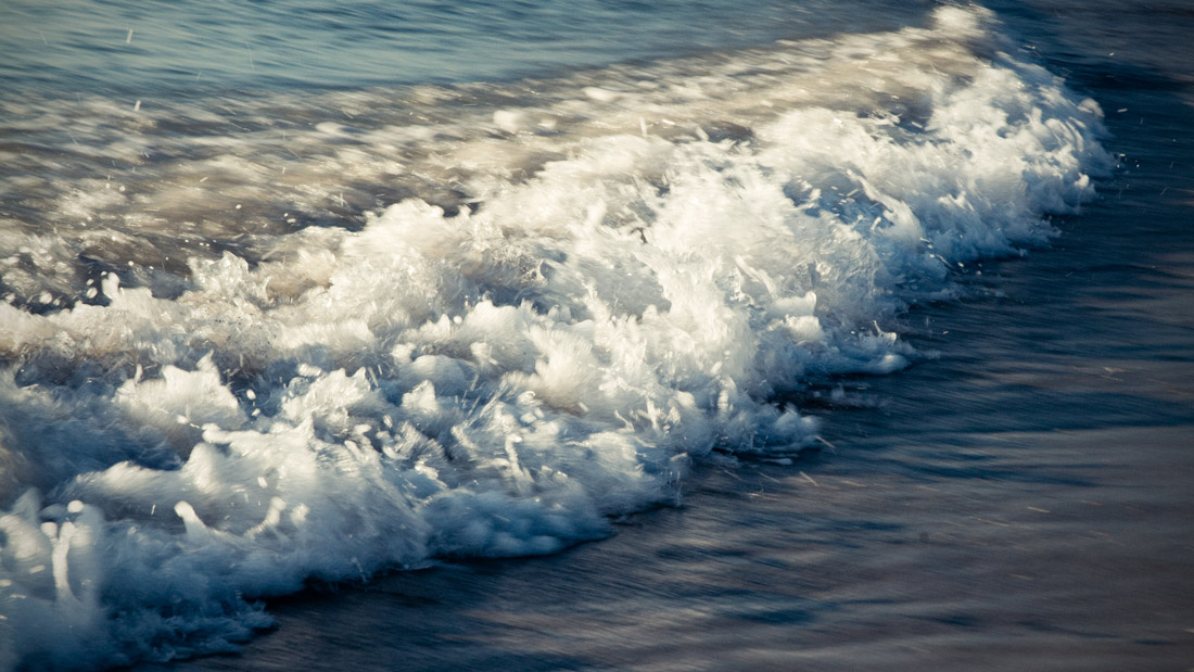 Mallorca #5 - Another wave, another thought